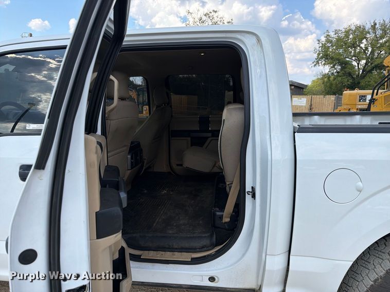 image for item FC3392 2016 Ford F150 Crew Cab pickup truck