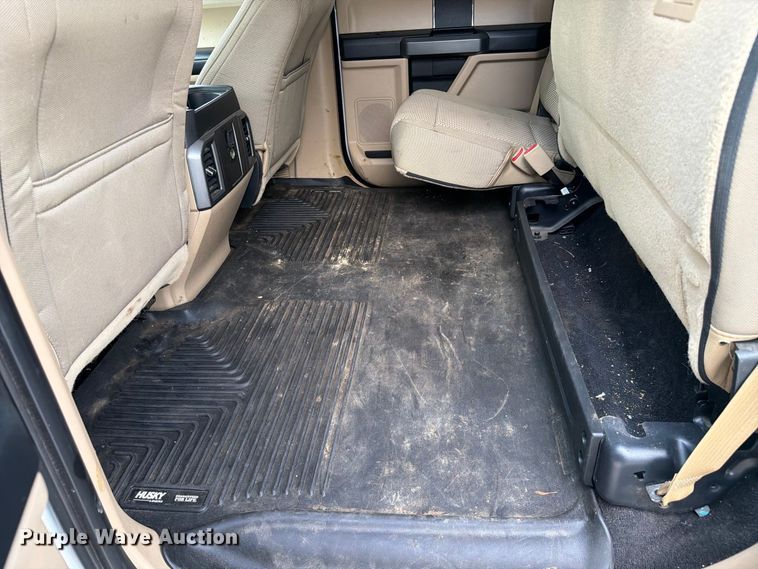 image for item FC3392 2016 Ford F150 Crew Cab pickup truck