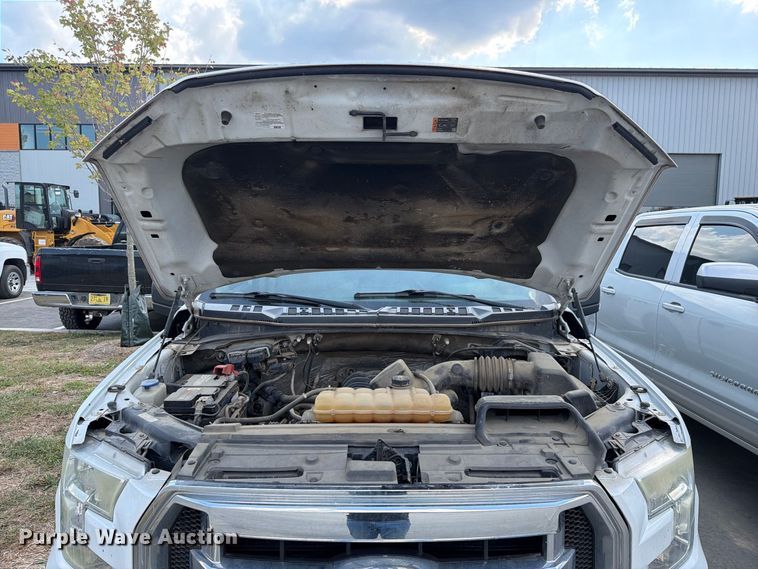 image for item FC3392 2016 Ford F150 Crew Cab pickup truck