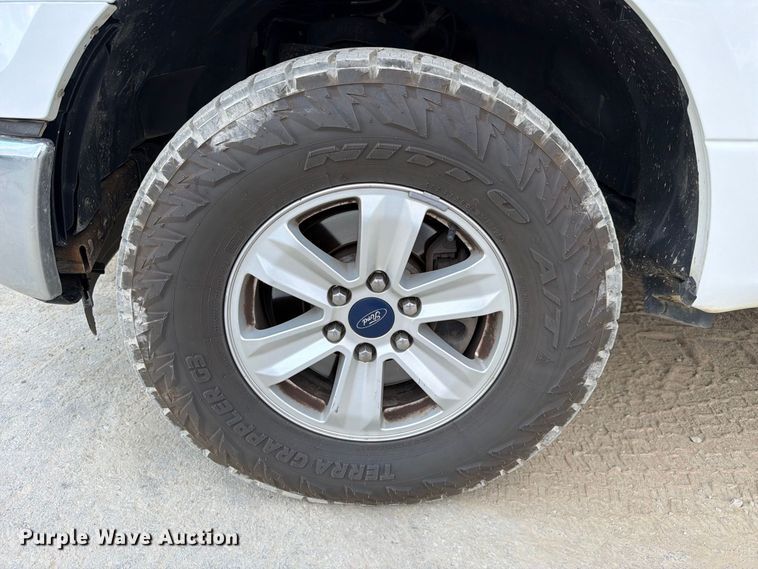 image for item FC3392 2016 Ford F150 Crew Cab pickup truck