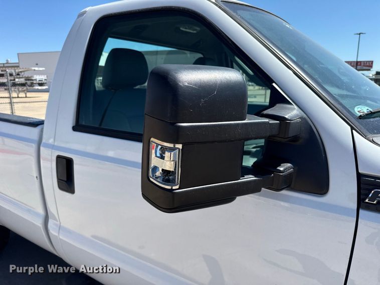 image for item FC4263 2016 Ford F250 Super Duty pickup truck