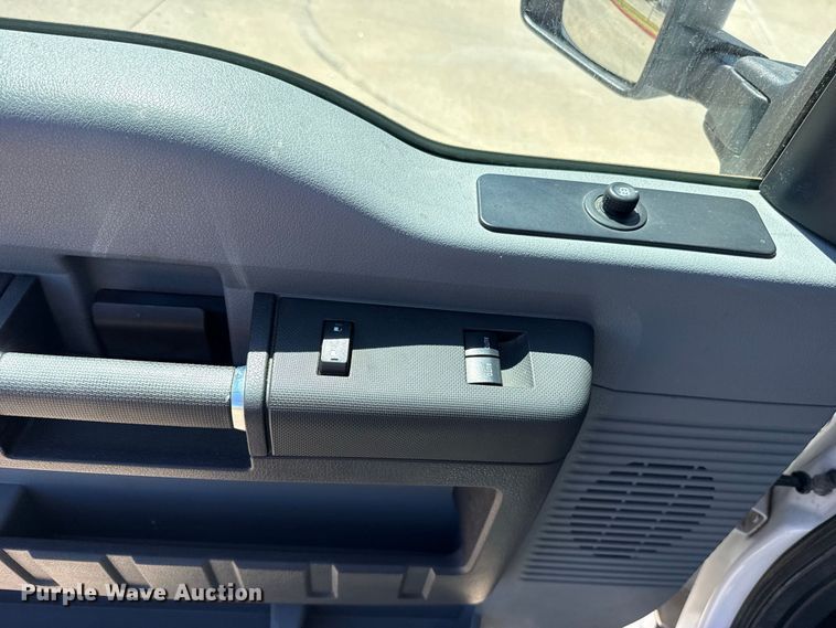 image for item FC4263 2016 Ford F250 Super Duty pickup truck