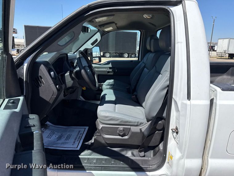 image for item FC4263 2016 Ford F250 Super Duty pickup truck