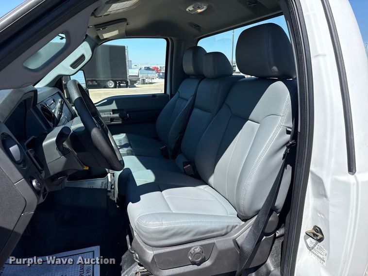 image for item FC4263 2016 Ford F250 Super Duty pickup truck