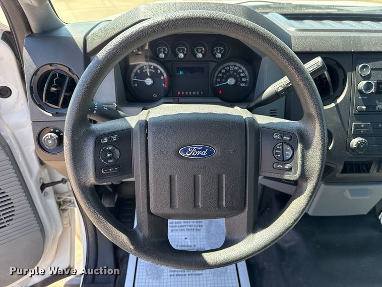 image for item FC4263 2016 Ford F250 Super Duty pickup truck