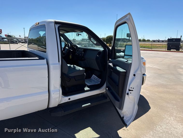 image for item FC4263 2016 Ford F250 Super Duty pickup truck