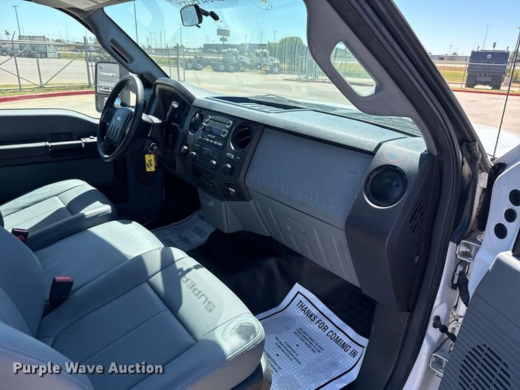image for item FC4263 2016 Ford F250 Super Duty pickup truck