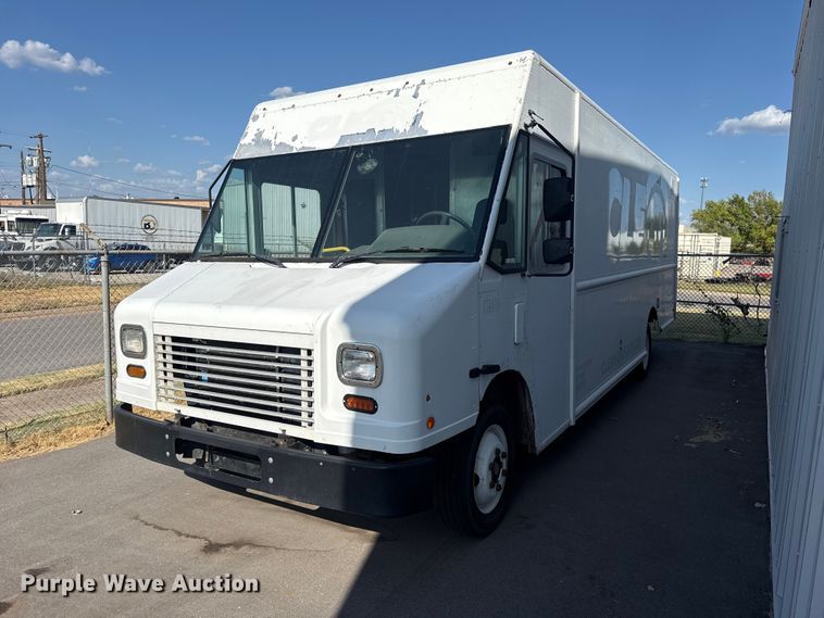 image for item FC4304 2017 Freightliner MT45 delivery truck