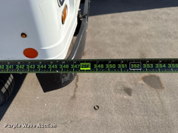 image for item FC4304 2017 Freightliner MT45 delivery truck