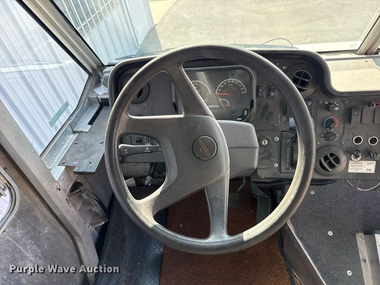 image for item FC4304 2017 Freightliner MT45 delivery truck