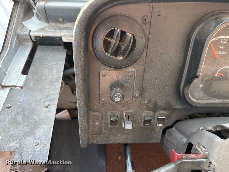 image for item FC4304 2017 Freightliner MT45 delivery truck