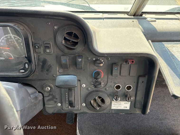 image for item FC4304 2017 Freightliner MT45 delivery truck