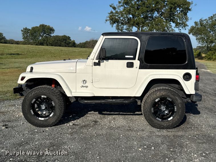 image for item FC4320 2003 Jeep Wrangler SUV