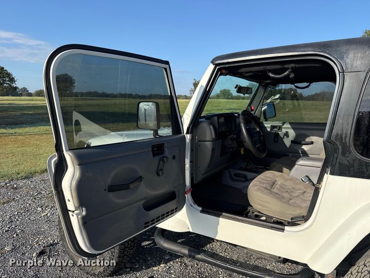 image for item FC4320 2003 Jeep Wrangler SUV