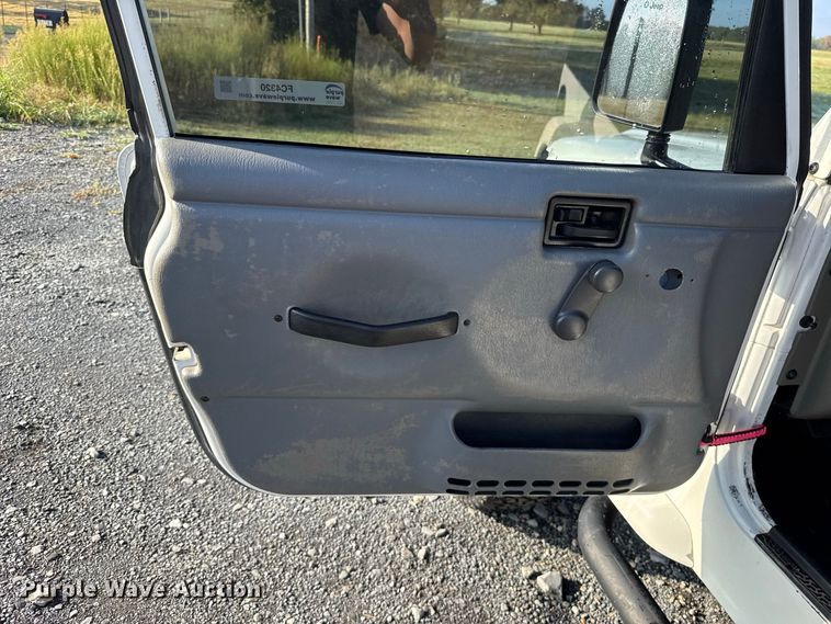 image for item FC4320 2003 Jeep Wrangler SUV