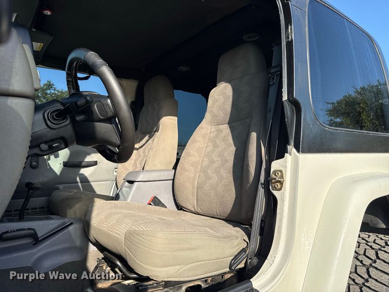 image for item FC4320 2003 Jeep Wrangler SUV