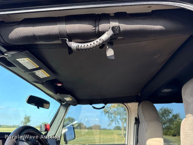 image for item FC4320 2003 Jeep Wrangler SUV