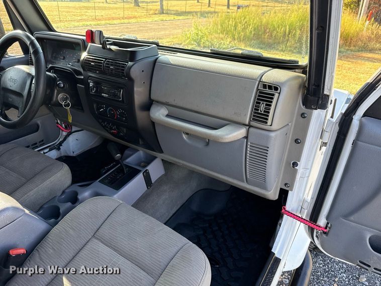 image for item FC4320 2003 Jeep Wrangler SUV
