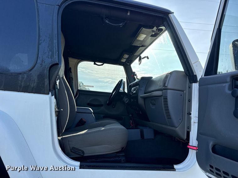 image for item FC4320 2003 Jeep Wrangler SUV