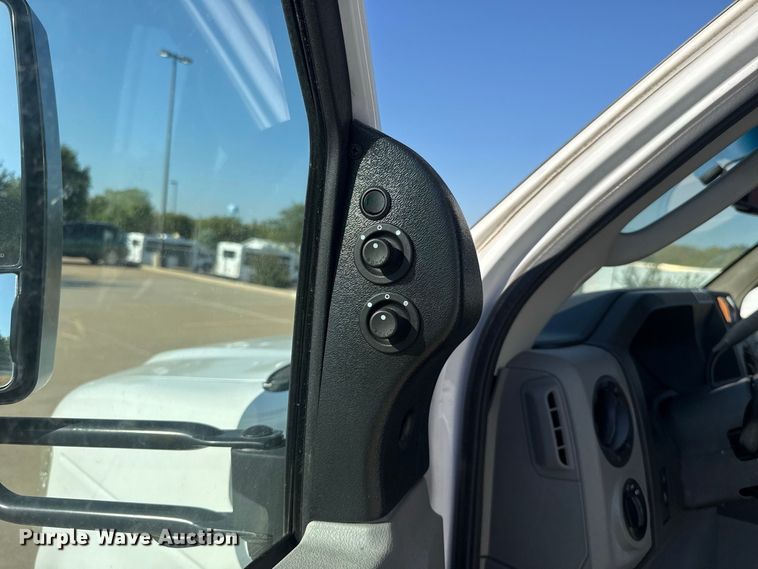 image for item FC4334 2017 Ford E450 shuttle bus