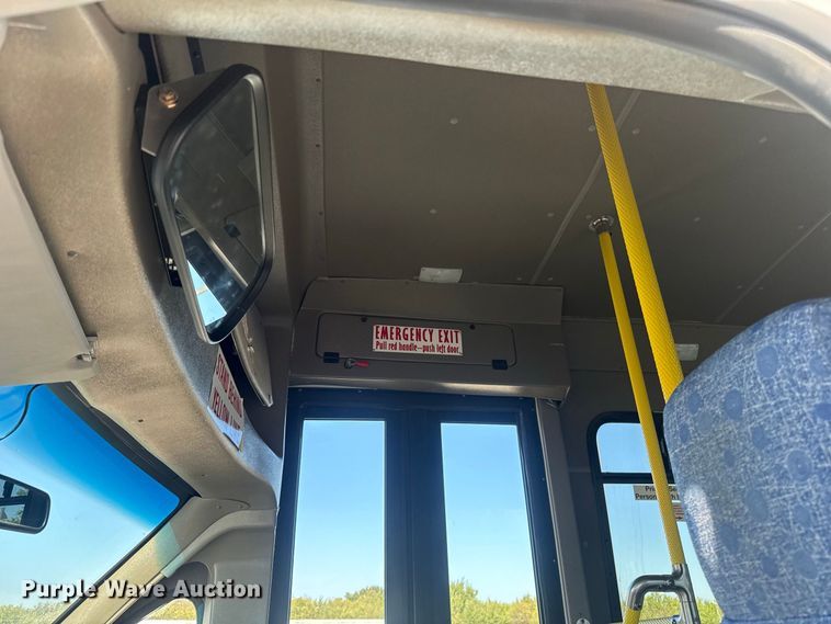 image for item FC4334 2017 Ford E450 shuttle bus