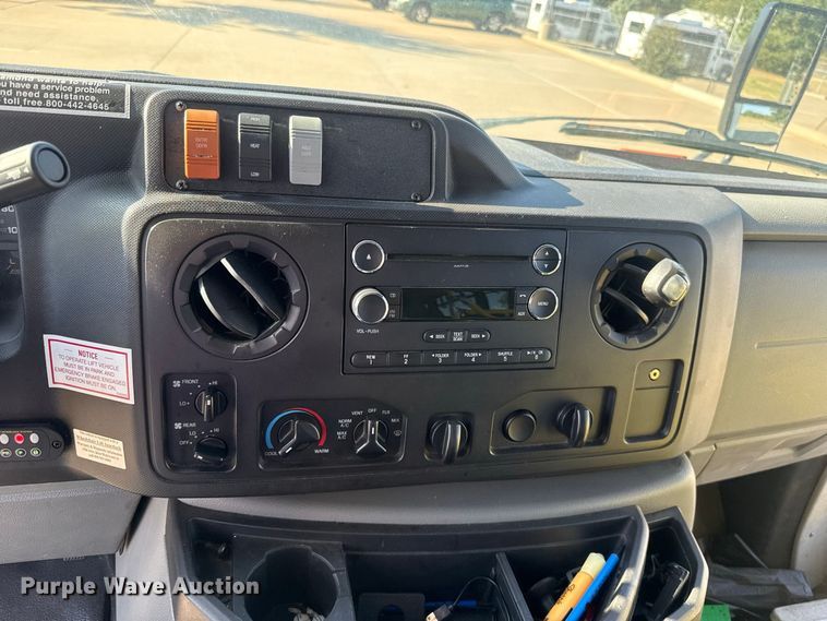 image for item FC4334 2017 Ford E450 shuttle bus