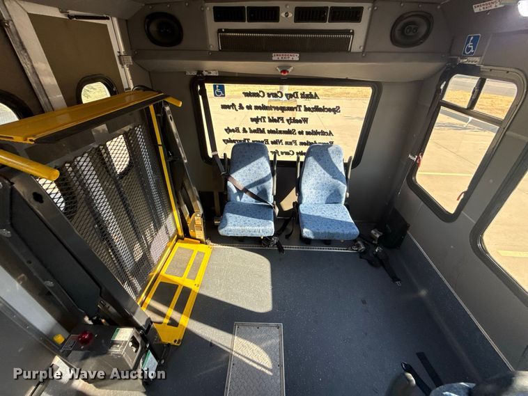 image for item FC4334 2017 Ford E450 shuttle bus