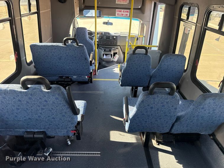 image for item FC4334 2017 Ford E450 shuttle bus