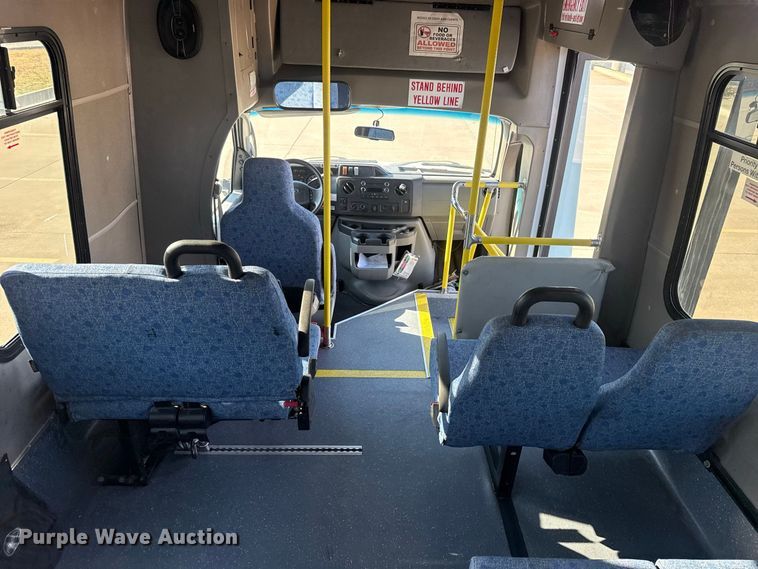 image for item FC4334 2017 Ford E450 shuttle bus