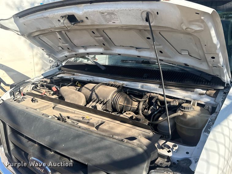 image for item FC4334 2017 Ford E450 shuttle bus