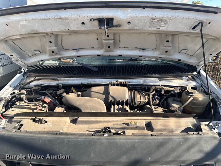image for item FC4334 2017 Ford E450 shuttle bus