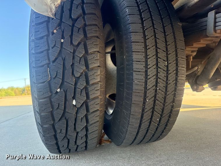 image for item FC4334 2017 Ford E450 shuttle bus