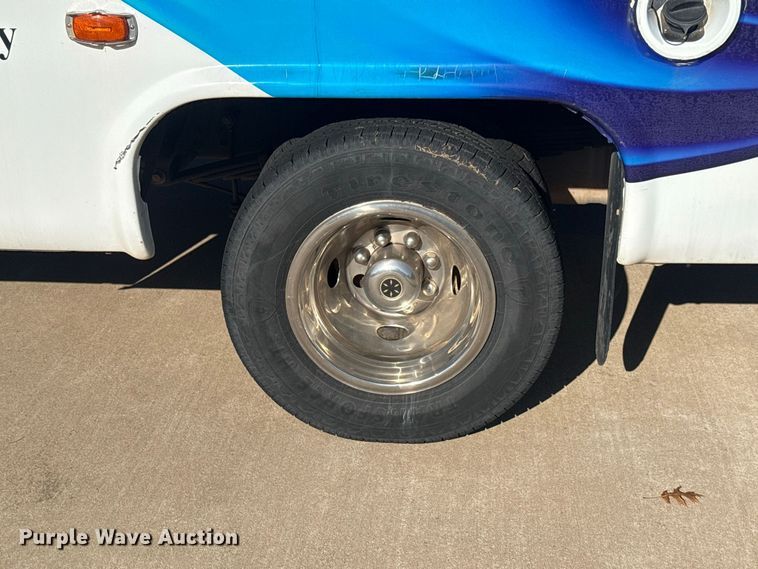 image for item FC4334 2017 Ford E450 shuttle bus