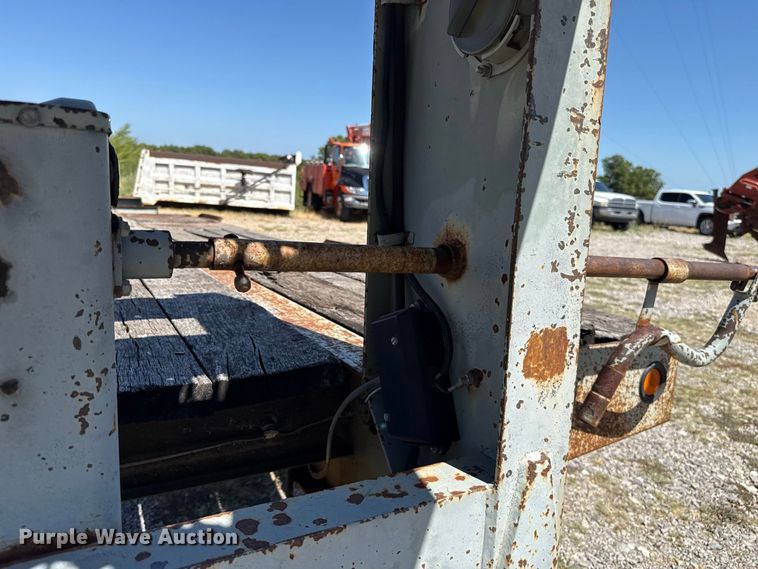 image for item FC4346 2006 Interstate G20 equipment trailer