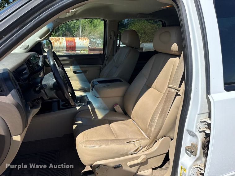 image for item FC4349 2012 Chevrolet Silverado 1500 Crew Cab pickup truck