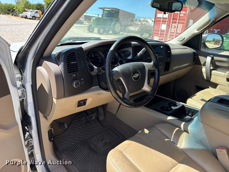 image for item FC4349 2012 Chevrolet Silverado 1500 Crew Cab pickup truck