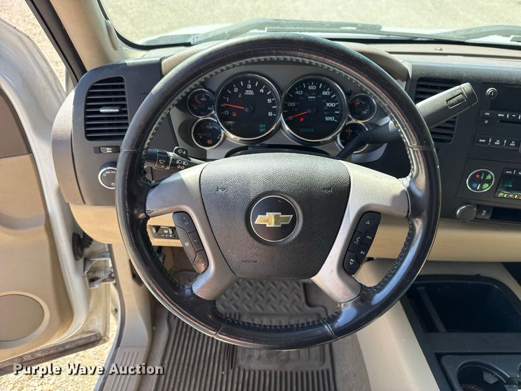 image for item FC4349 2012 Chevrolet Silverado 1500 Crew Cab pickup truck