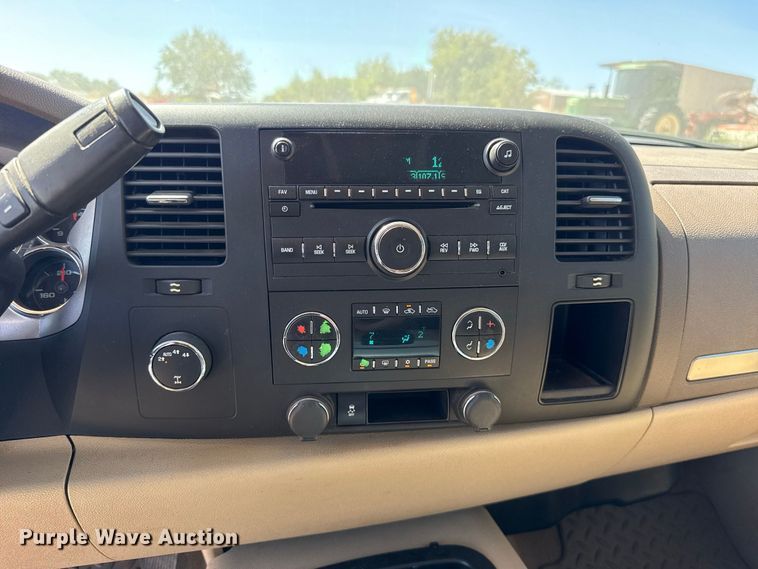 image for item FC4349 2012 Chevrolet Silverado 1500 Crew Cab pickup truck