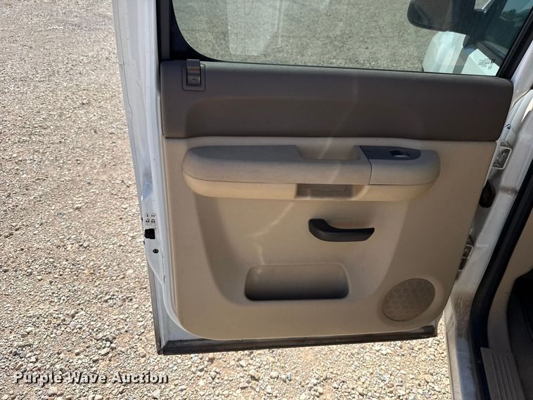 image for item FC4349 2012 Chevrolet Silverado 1500 Crew Cab pickup truck