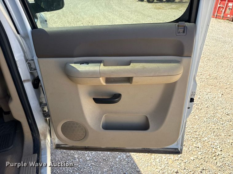 image for item FC4349 2012 Chevrolet Silverado 1500 Crew Cab pickup truck