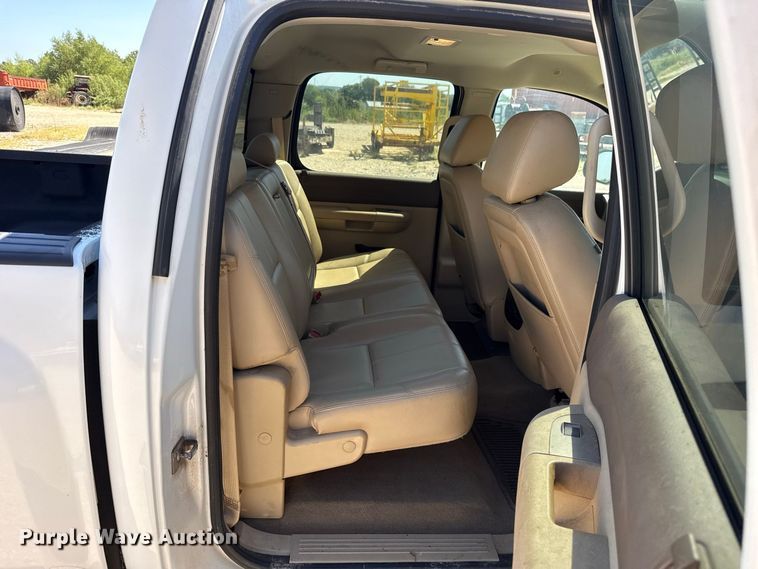 image for item FC4349 2012 Chevrolet Silverado 1500 Crew Cab pickup truck