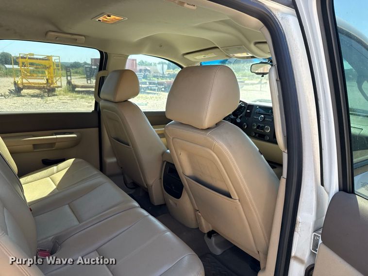 image for item FC4349 2012 Chevrolet Silverado 1500 Crew Cab pickup truck