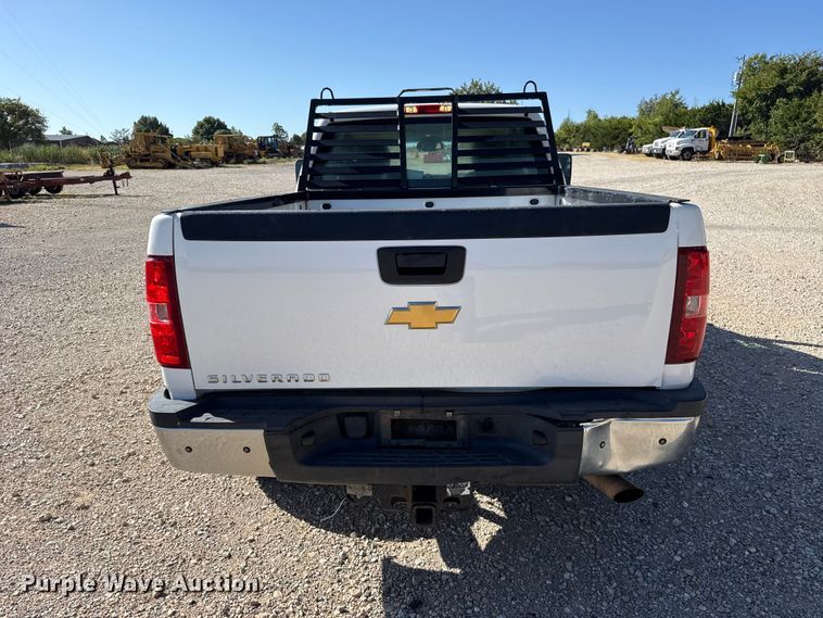 image for item FC4350 2013 Chevrolet Silverado 2500HD Crew Cab pickup truck