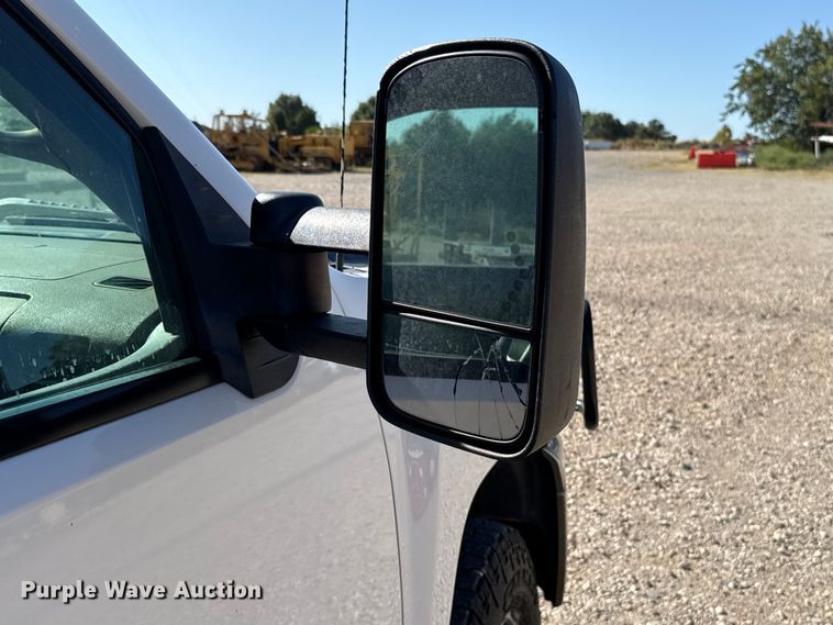 image for item FC4350 2013 Chevrolet Silverado 2500HD Crew Cab pickup truck