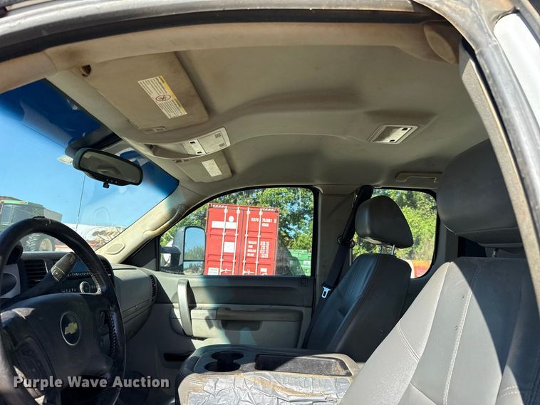 image for item FC4350 2013 Chevrolet Silverado 2500HD Crew Cab pickup truck