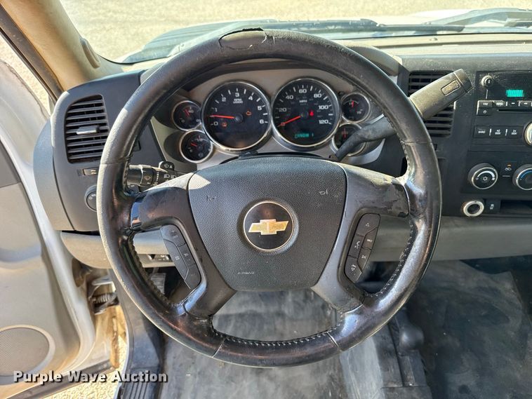 image for item FC4350 2013 Chevrolet Silverado 2500HD Crew Cab pickup truck