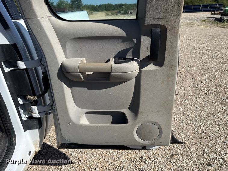 image for item FC4350 2013 Chevrolet Silverado 2500HD Crew Cab pickup truck
