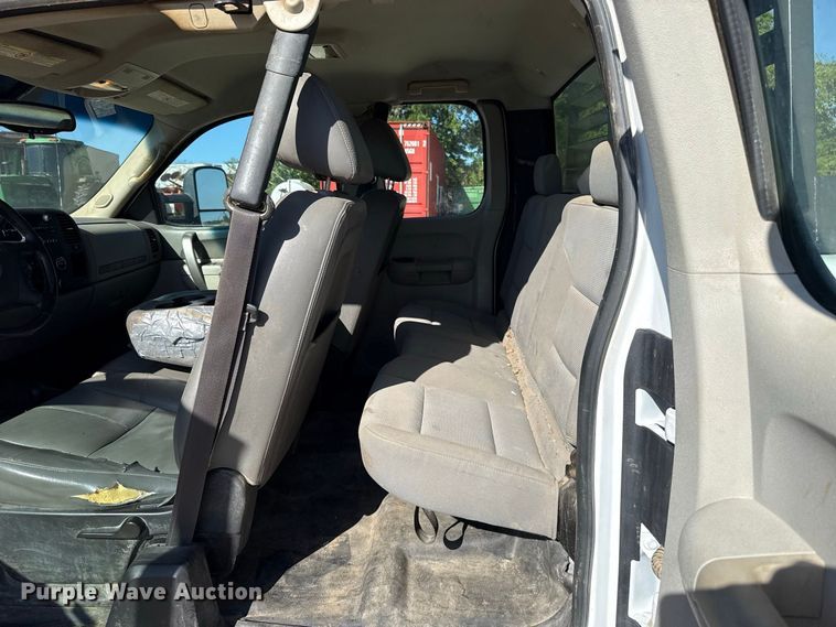 image for item FC4350 2013 Chevrolet Silverado 2500HD Crew Cab pickup truck