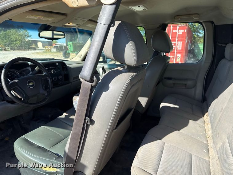 image for item FC4350 2013 Chevrolet Silverado 2500HD Crew Cab pickup truck