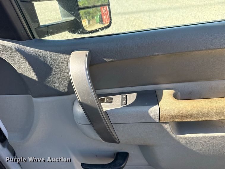 image for item FC4350 2013 Chevrolet Silverado 2500HD Crew Cab pickup truck